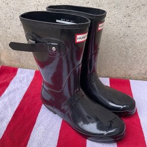 New, never worn, perfect condition